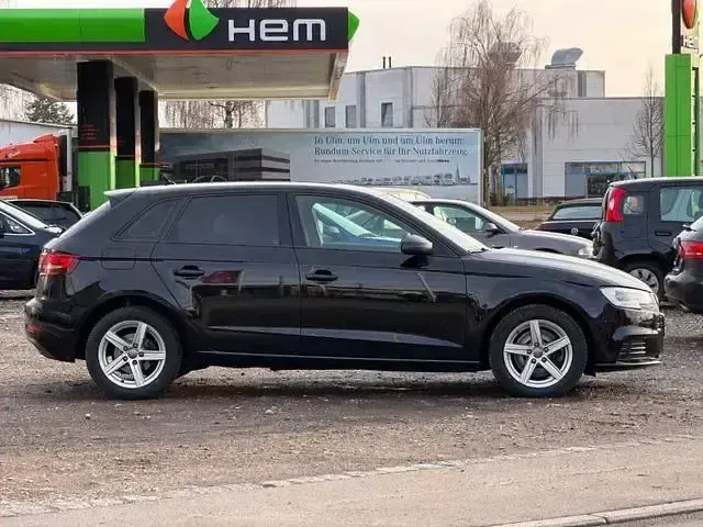 Gebraucht Audi A3 Design 150 PS (110 kW) 2019 Schwarz Limousine