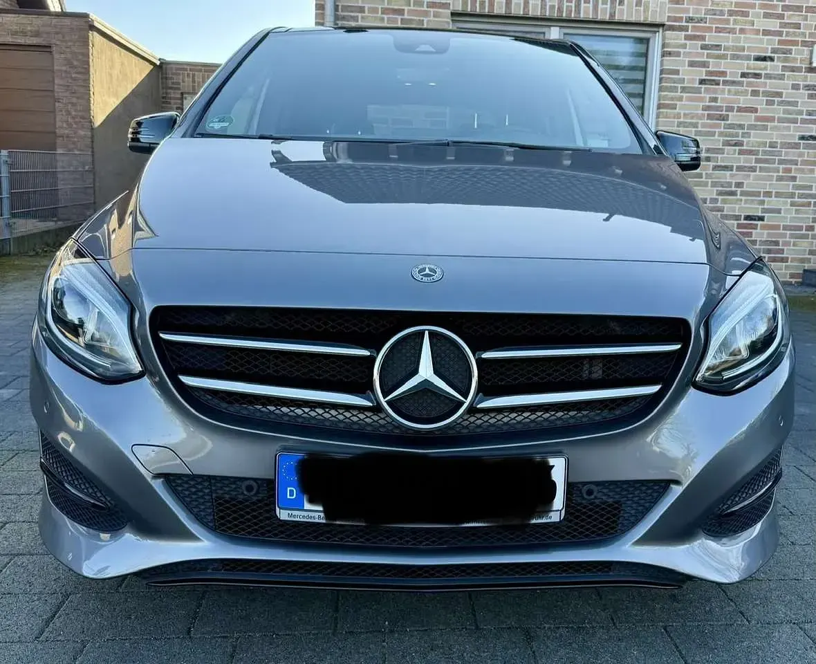 Gebraucht Mercedes B220 Style 184 PS (135 kW) 2018 Grau Kleinwagen