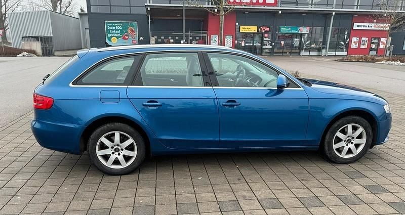 Gebraucht Audi A4 143 PS (105 kW) 2010 Blau Kombi