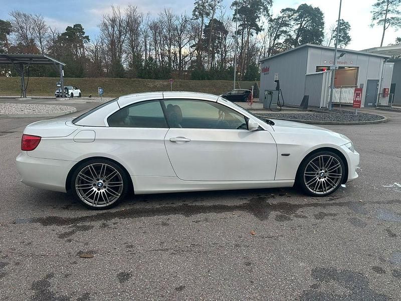 Gebraucht BMW 320 Cabriolet 184 PS (135 kW) 2013 Weiß Cabrio