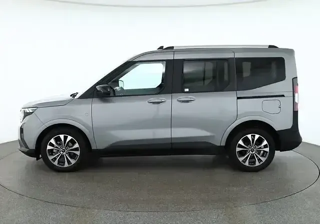 Gebraucht Ford Tourneo Courier Titanium 125 PS (91 kW) 2025 Andere Van / Kleinbus