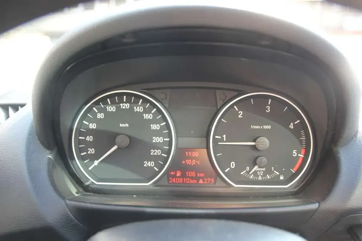 Gebraucht BMW 118 143 PS (105 kW) 2009 Monacoblau metallic Kleinwagen