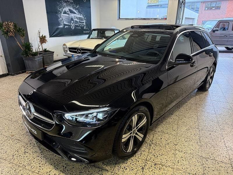 Schwarz Gebraucht 2024 Mercedes C200 Avantgarde Limousine | 38.895 € (Fairer Preis) - Bild 1/4