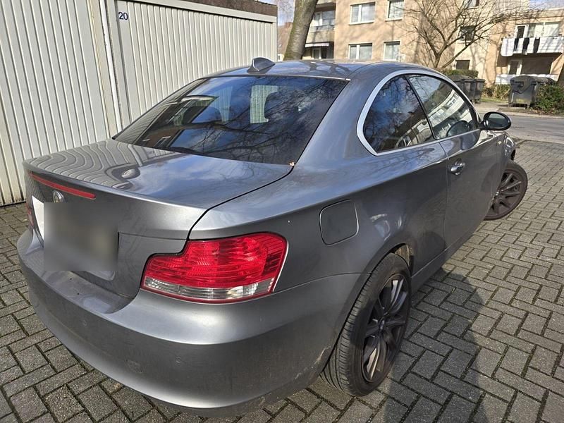 Gebraucht BMW 123 Coupé 204 PS (150 kW) 2009 Grau Coupé