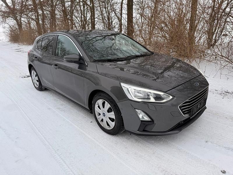 Gebraucht Ford Focus Titanium 120 PS (88 kW) 2018 Grau Limousine