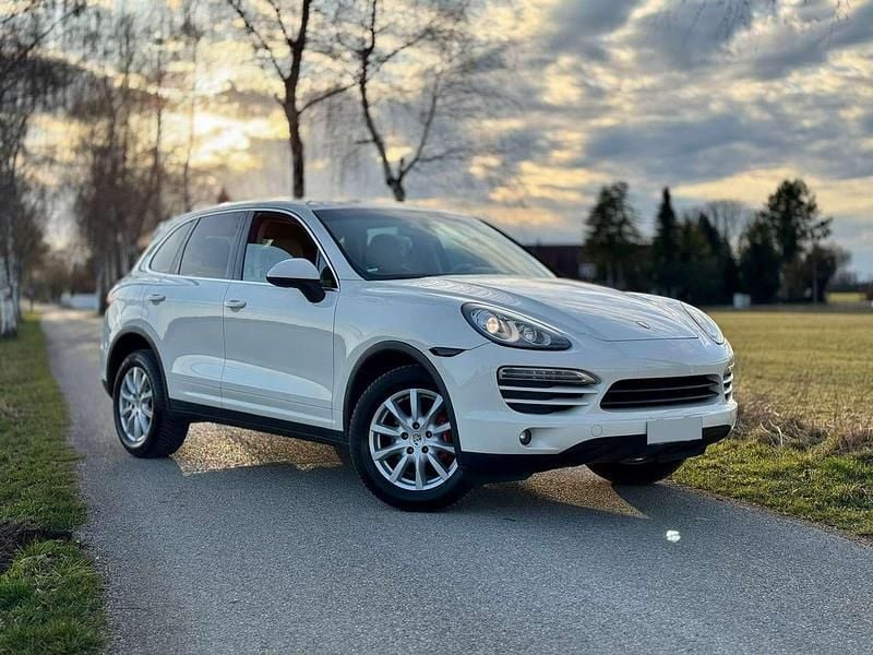 Gebraucht Porsche Cayenne 300 PS (220 kW) 2012 Weiß SUV