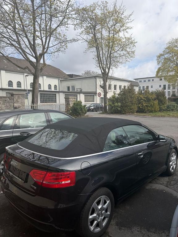 Gebraucht Audi A3 Cabriolet Attraction 105 PS (77 kW) 2011 Schwarz Cabrio