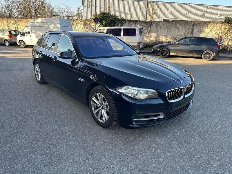 Gebraucht BMW 520 190 PS (139 kW) 2016 Blau Kombi