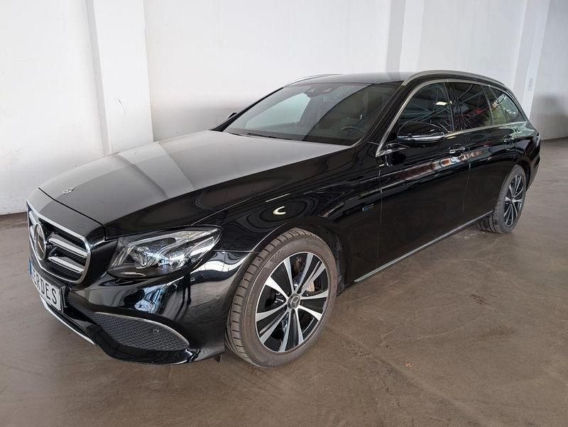Schwarz Gebraucht 2019 Mercedes E300 Kombi | 28.990 € (Fairer Preis) - Bild 1/4