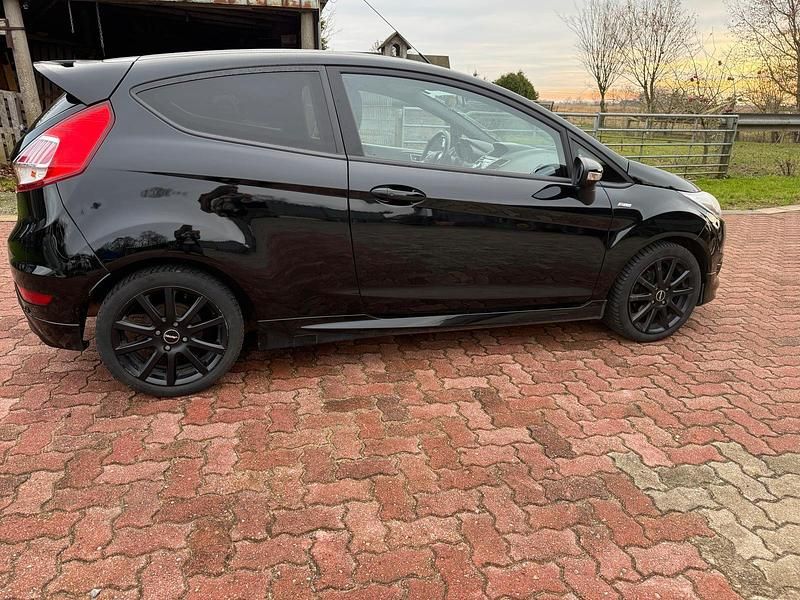 Gebraucht Ford Fiesta ST-Line 140 PS (102 kW) 2016 Schwarz Kleinwagen