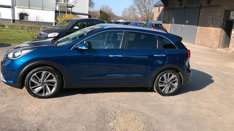 Blau Gebraucht 2017 Kia Mentor Van / Kleinbus | 11.000 € - Bild 1/4