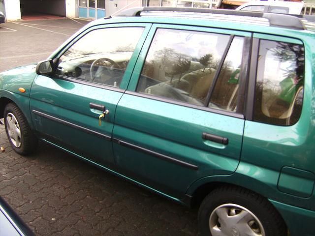 Gebraucht Mazda Demio 98 PS (72 kW) 1998 Grün metallic Kleinwagen