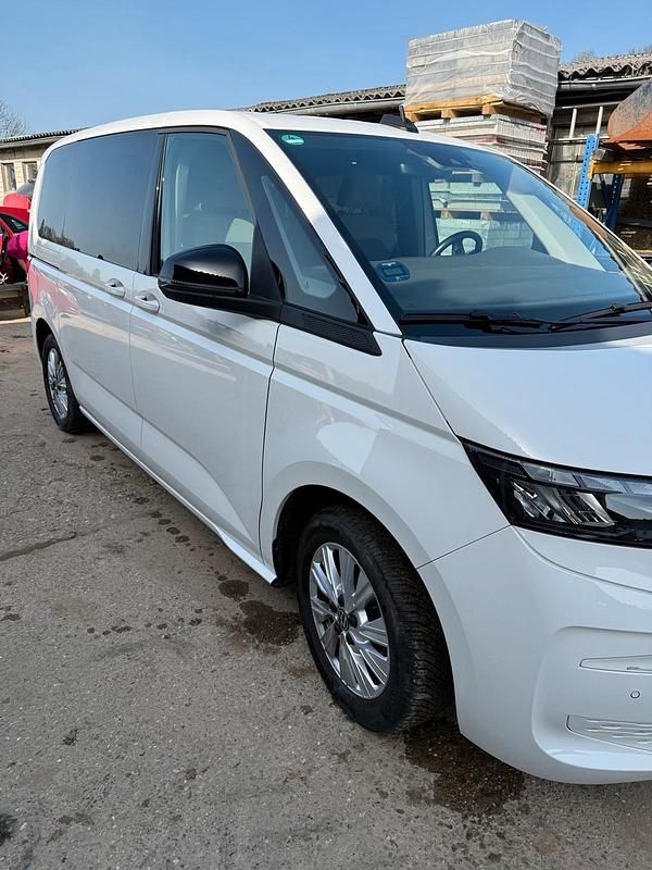 Gebraucht VW Multivan 150 PS (110 kW) 2023 Weiß Van