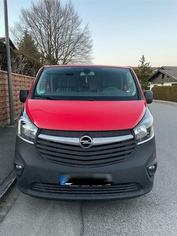 Rot Gebraucht 2018 Opel Vivaro Van | 9.900 € - Bild 1/4