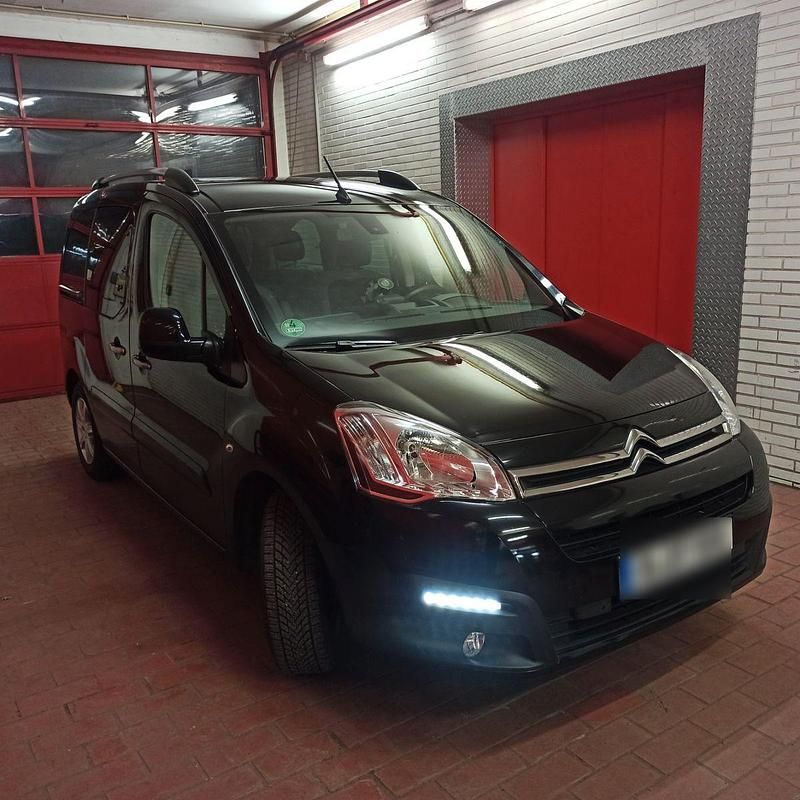 Gebraucht Citroën Berlingo XTR 99 PS (72 kW) 2016 Schwarz Van / Kleinbus