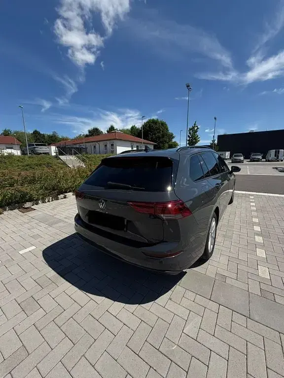 Gebraucht VW Golf VII Life 150 PS (110 kW) 2021 Grau Kleinwagen