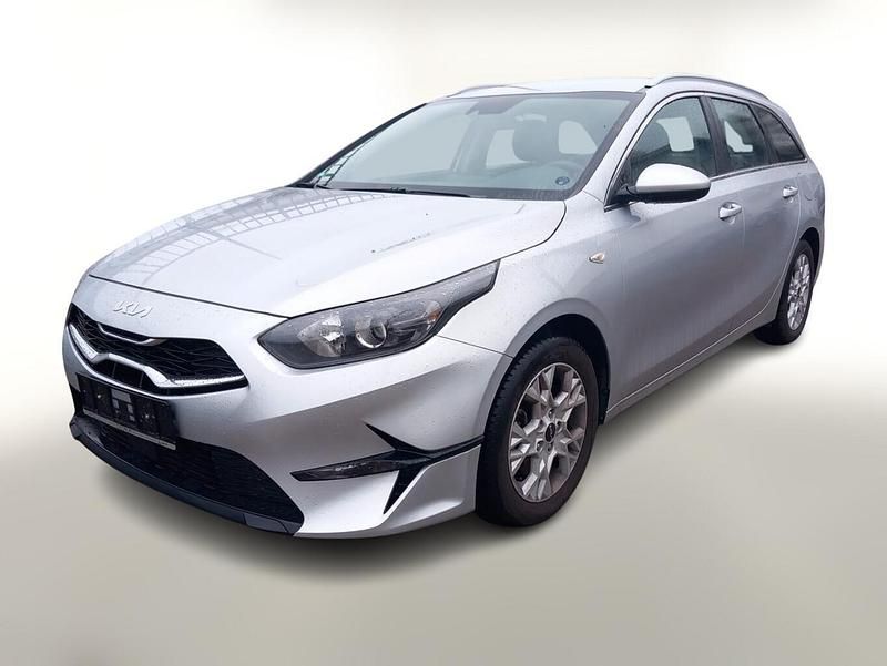 Gebraucht Kia Ceed Vision 120 PS (88 kW) 2024 Silber metallic Kleinwagen