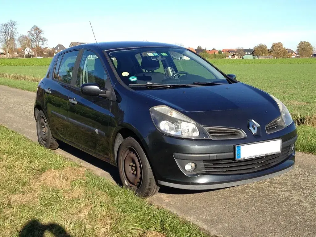 Occasion Renault Clio II Dynamique 75 ch (55 kW) 2006 Gris Berline