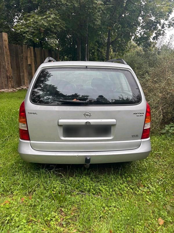 Usata Opel Astra 101 CV (74 kW) 2000 Argento Station wagon