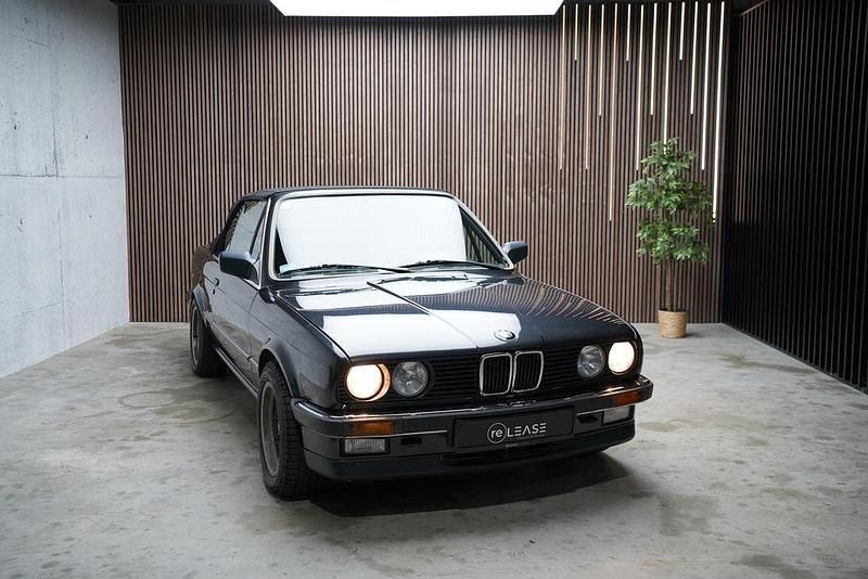 Schwarz Gebraucht 1987 BMW 325 Sport Line Cabrio | 24.700 € - Bild 1/4