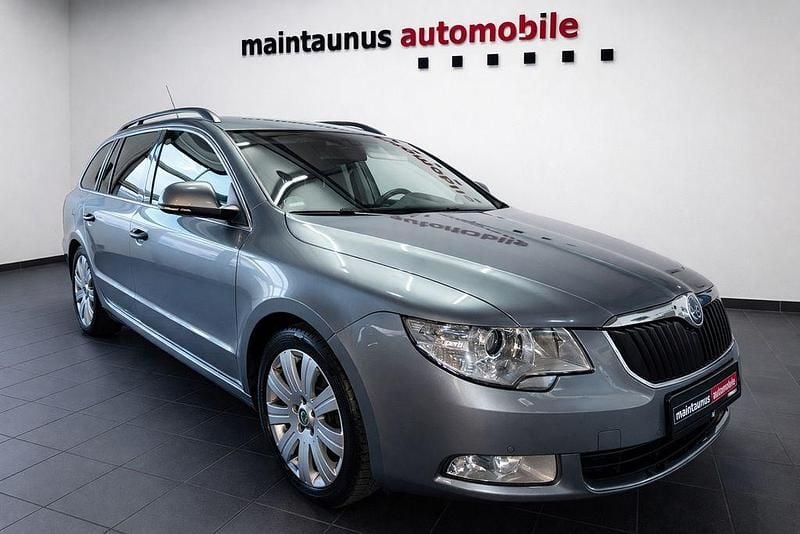 Gebraucht Skoda Superb Ambition 260 PS (191 kW) 2011 Grau Kombi