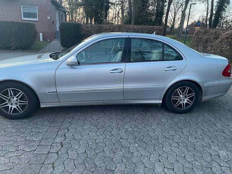 Gebraucht Mercedes E200 183 PS (134 kW) 2006 Limousine