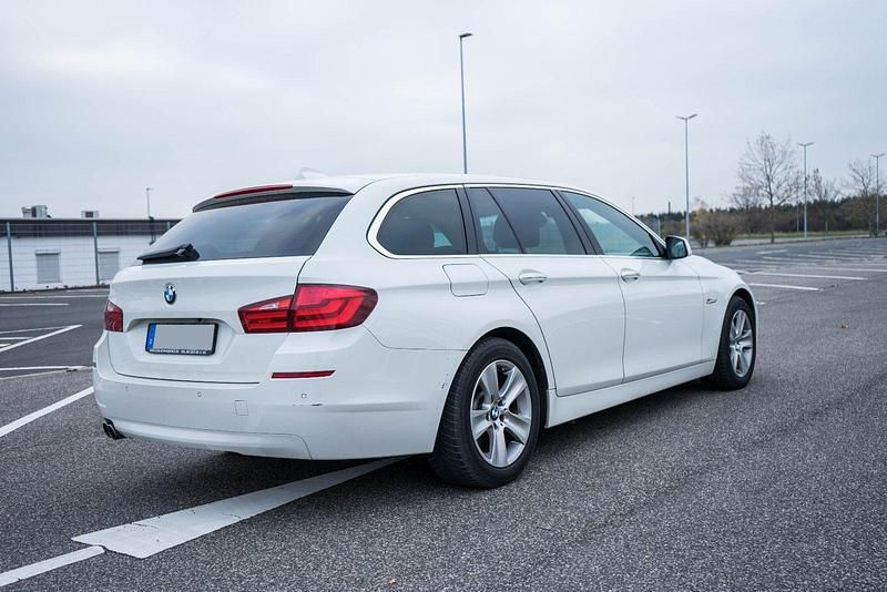 Gebraucht BMW 520 187 PS (137 kW) 2012 Weiß Kombi