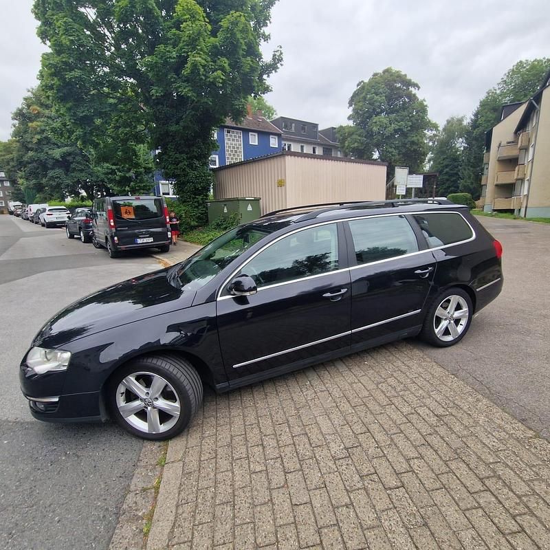 Schwarz Gebraucht 2010 VW Passat Kombi | 5.500 € (Teuer) - Bild 1/4