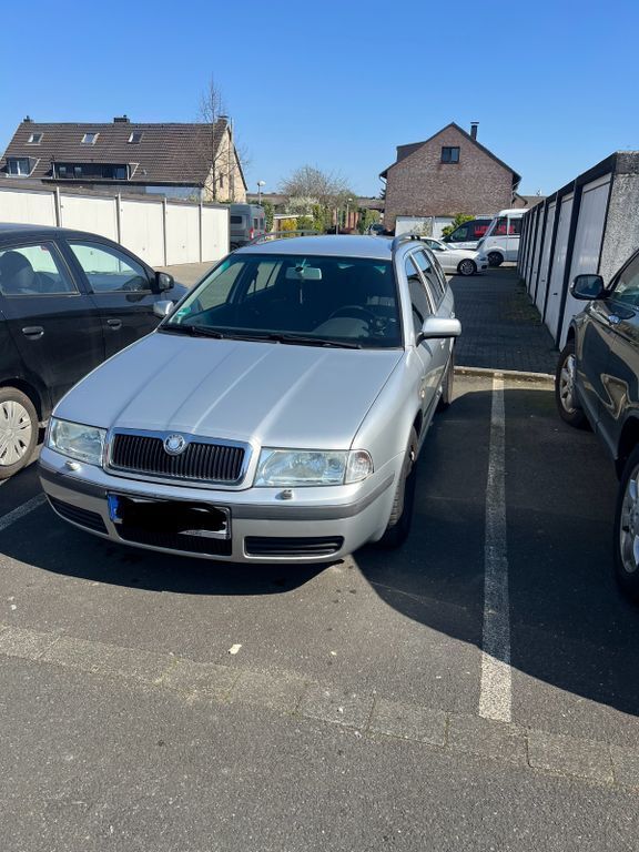 Silber Gebraucht 2002 Skoda Octavia Elegance Kombi | 999 € (Guter Preis) - Bild 1/4