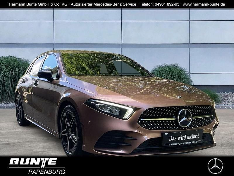 Rosegold (gold) Gebraucht 2021 Mercedes A200 AMG Limousine | 29.775 € (Etwas zu teuer) - Bild 1/4