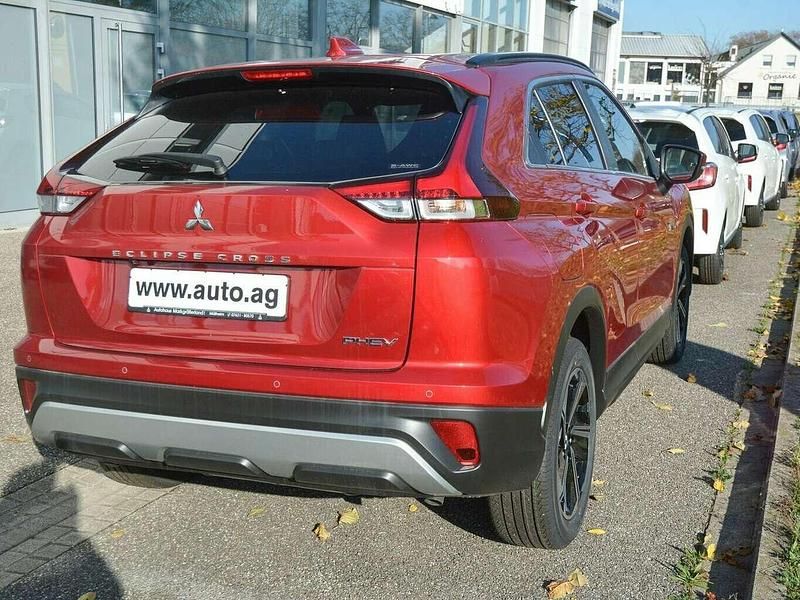 Gebraucht Mitsubishi Eclipse Cross Plus 188 PS (138 kW) 2024 Rot SUV