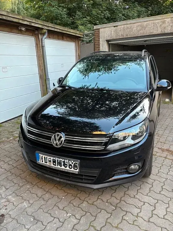 Gebraucht VW Tiguan Trendline 122 PS (89 kW) 2013 Schwarz SUV