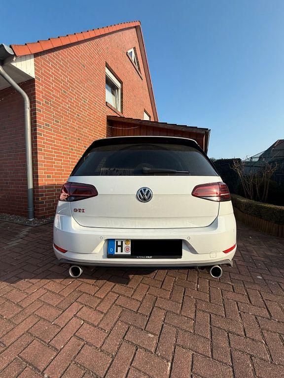 Gebraucht VW Golf VII GTI 245 PS (180 kW) 2019 Weiß Limousine