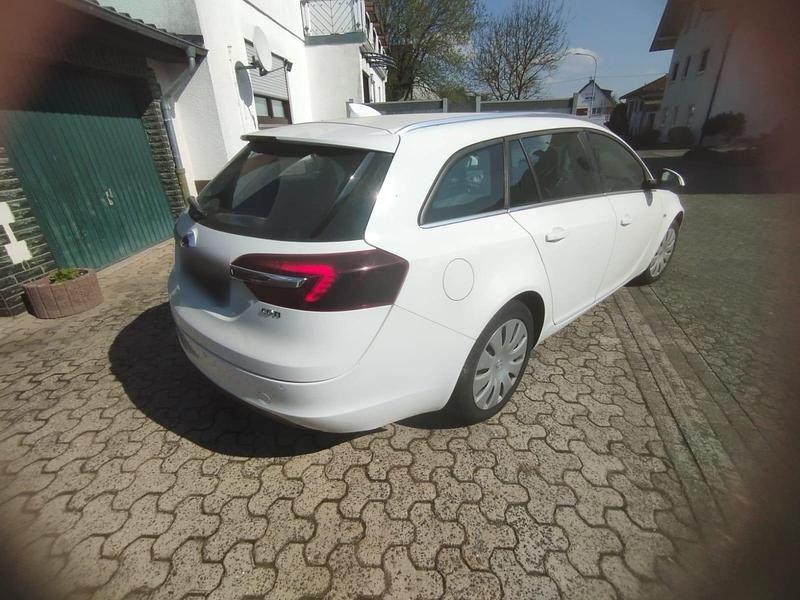 Gebraucht Opel Insignia 170 PS (125 kW) 2016 Weiß Kombi