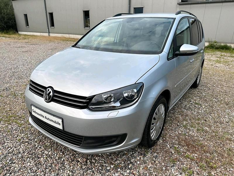 Silber Gebraucht 2011 VW Touran Comfortline Van / Kleinbus | 5.950 € (Fairer Preis) - Bild 1/4