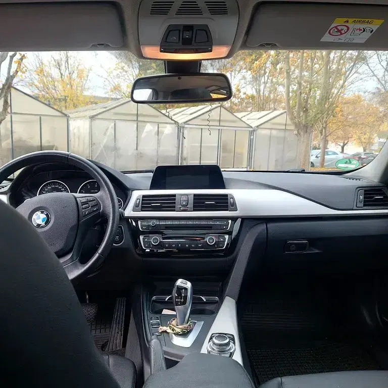 Używany BMW 320 163 KM (119 kW) 2016 Niebieski Sedan/Limuzyna