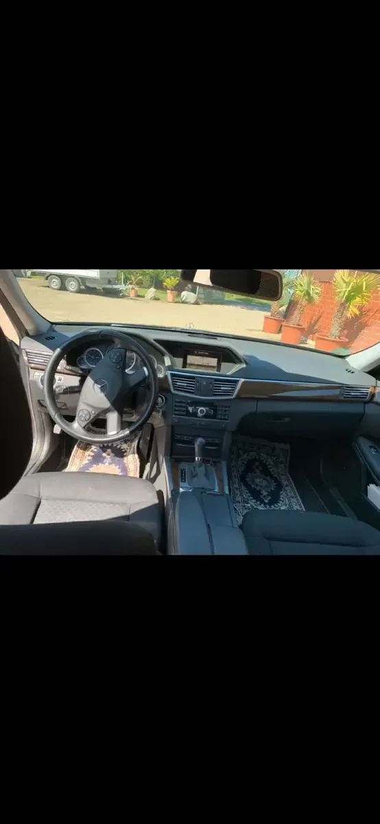Gebraucht Mercedes E200 136 PS (100 kW) 2010 Grau Limousine
