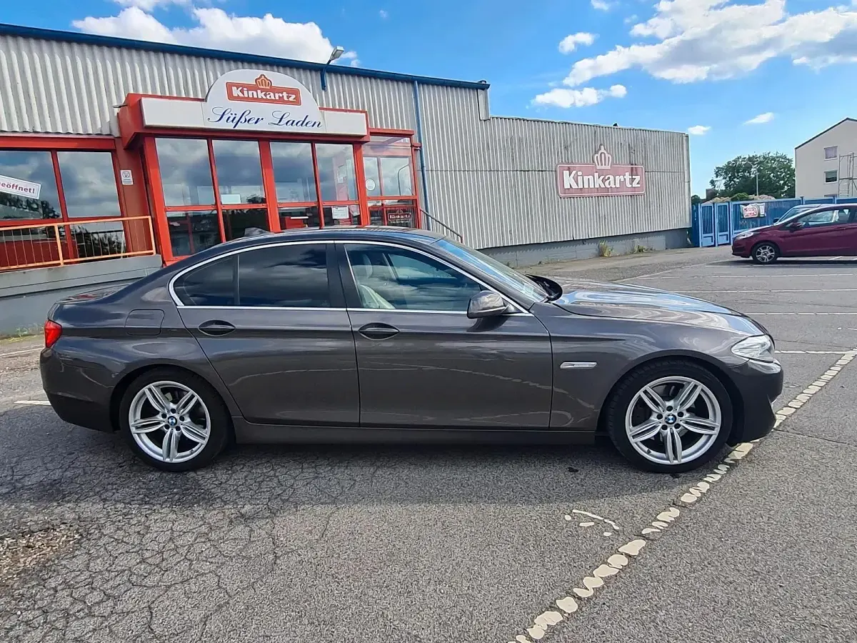 Gebraucht BMW 525 204 PS (150 kW) 2026 Braun Limousine