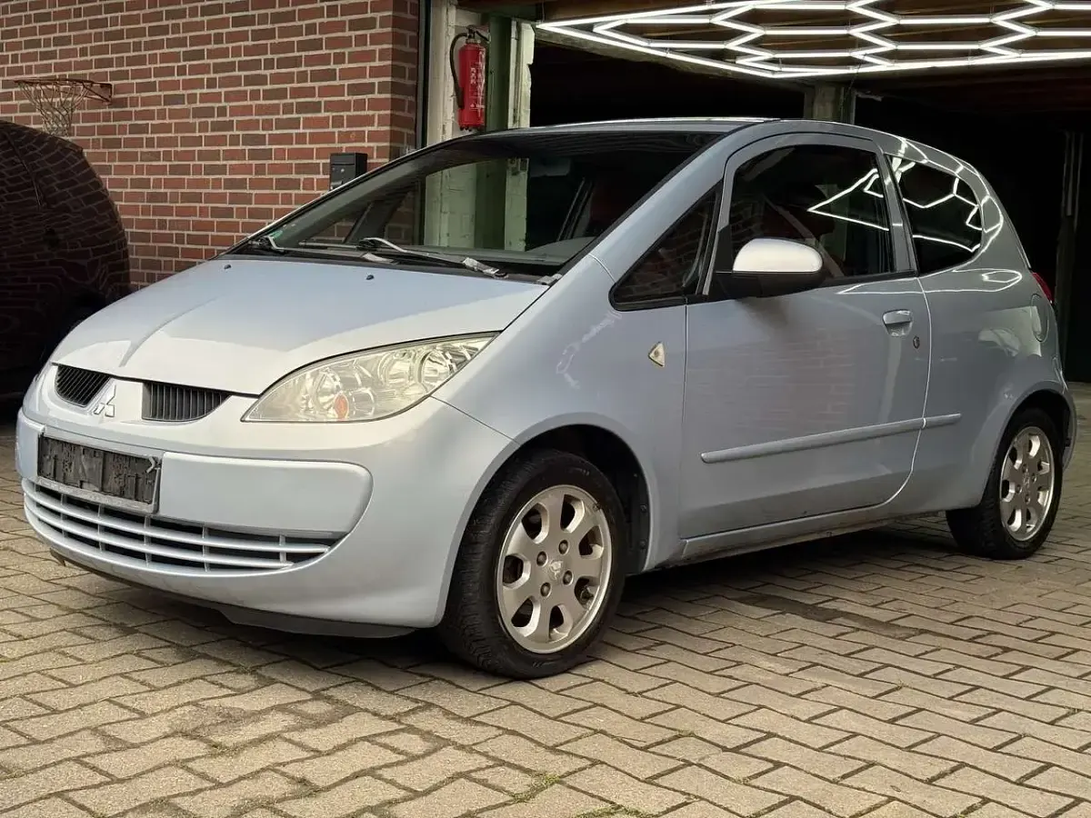 Gebraucht Mitsubishi Colt Invite 95 PS (69 kW) 2005 Illusion blue Kleinwagen