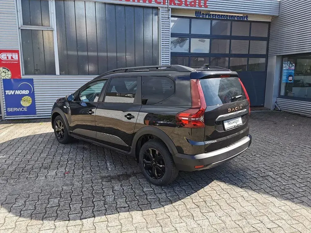 Neu Dacia Jogger Extreme 101 PS (74 kW) 2025 Schwarz Van / Kleinbus