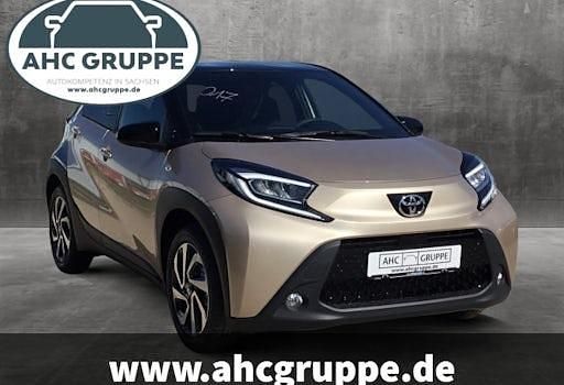 Neu Toyota Aygo X 72 PS (52 kW) 2025 Beige SUV