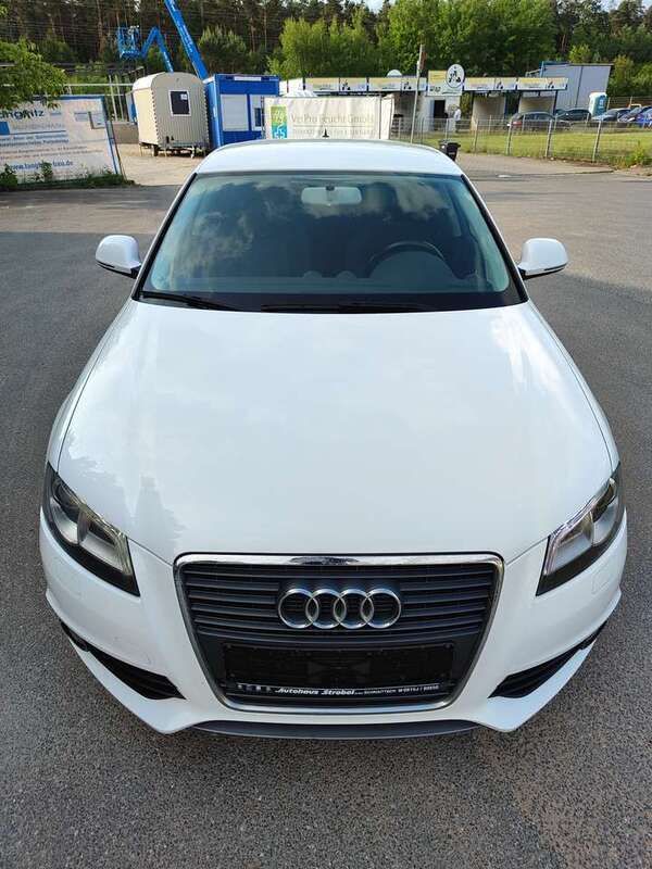 Weiß Gebraucht 2008 Audi A3 Sportback S-Line Kombi | 5.000 € (Guter Preis) - Bild 1/2