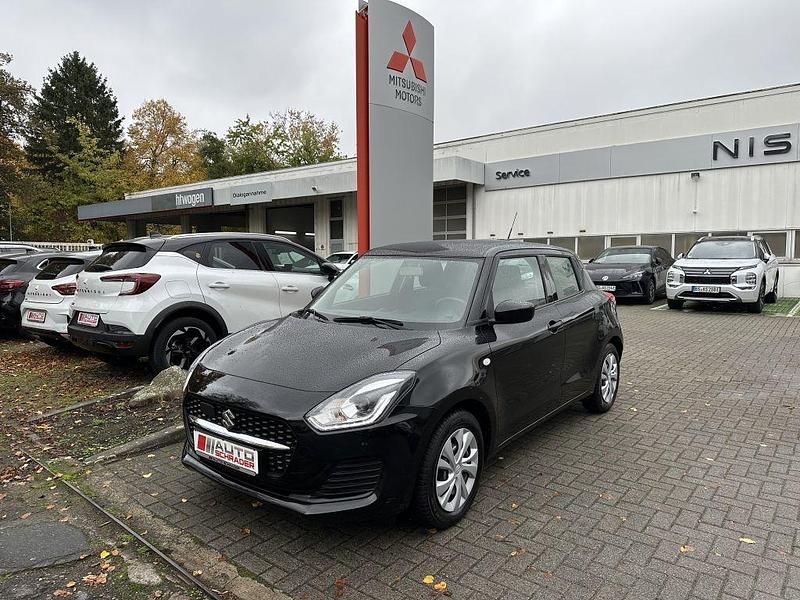 Schwarz Gebraucht 2021 Suzuki Swift Club Kleinwagen | 12.880 € (Fairer Preis) - Bild 1/4