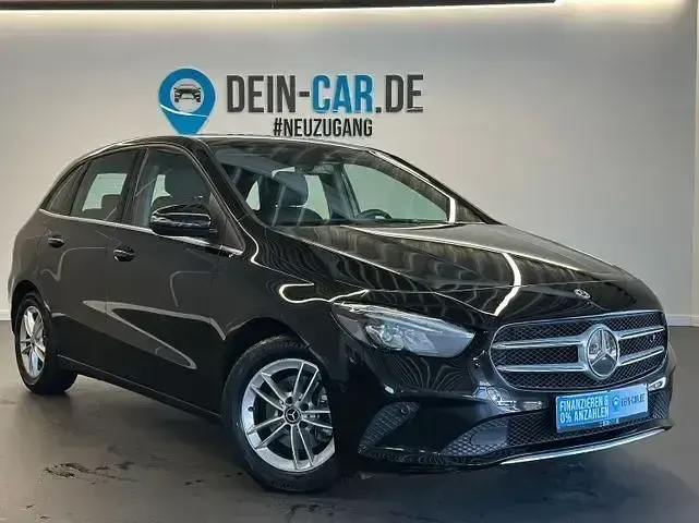 Gebraucht Mercedes B180 136 PS (100 kW) 2019 Schwarz Kleinwagen
