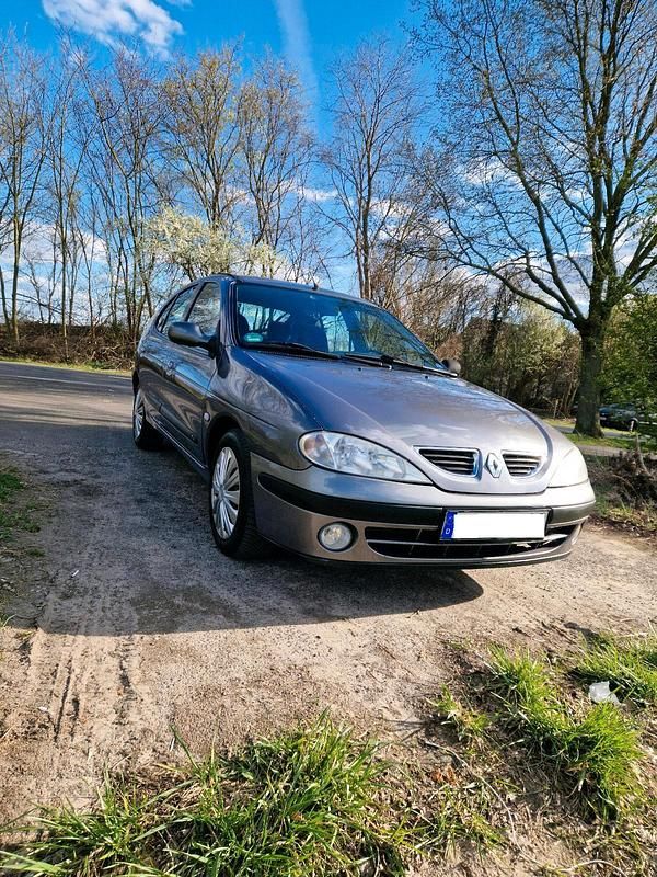 Gebraucht Renault Mégane II 107 PS (78 kW) 2002 Grau Limousine