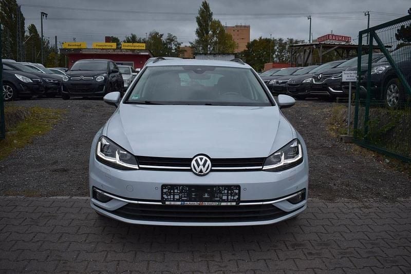 Silber Gebraucht 2018 VW Golf VII Highline Kombi | 11.999 € (Fairer Preis) - Bild 1/4