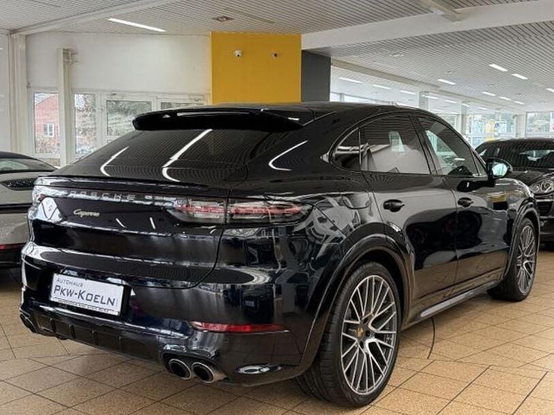 Second-hand Porsche Cayenne Chrono 340 CP (250 kW) 2021 Albastru SUV