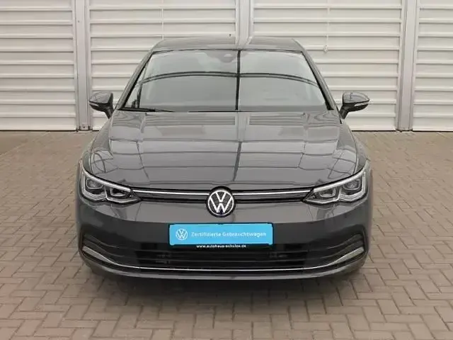 Gebraucht VW Golf VIII Active 150 PS (110 kW) 2023 Grau Limousine