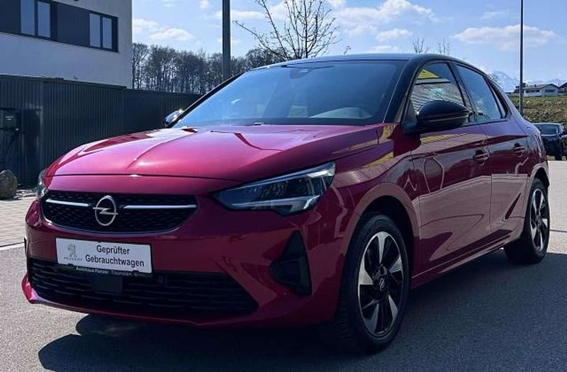 Gebraucht Opel Corsa-e 100 kW (136 PS) 2023 Kardio rot metallic Kleinwagen