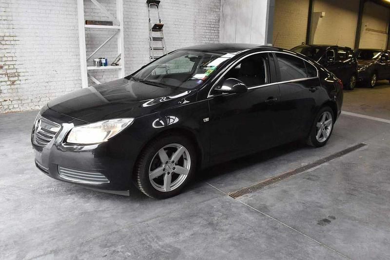 Schwarz Gebraucht 2013 Opel Insignia Edition Limousine | 3.499 € (Superpreis) - Bild 1/4